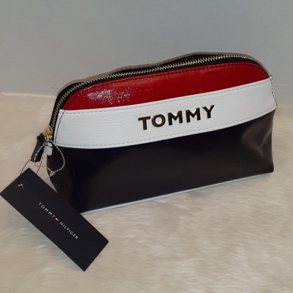Tommy Hilfiger Handbags - (NWT) PATENT LEATHER TOMMY HILFIGER COSMETIC BAG